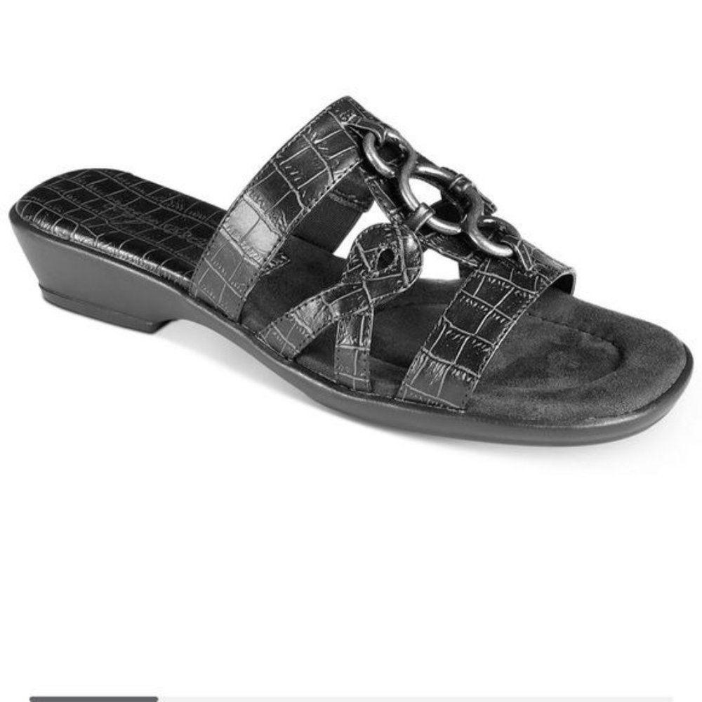 NWT Easy Street Womens Torrid Black Sandal Shoe Size 8WW Extra Wide